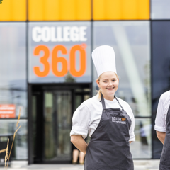 Eud Gastronom Foran Hovedindgang Paa College360