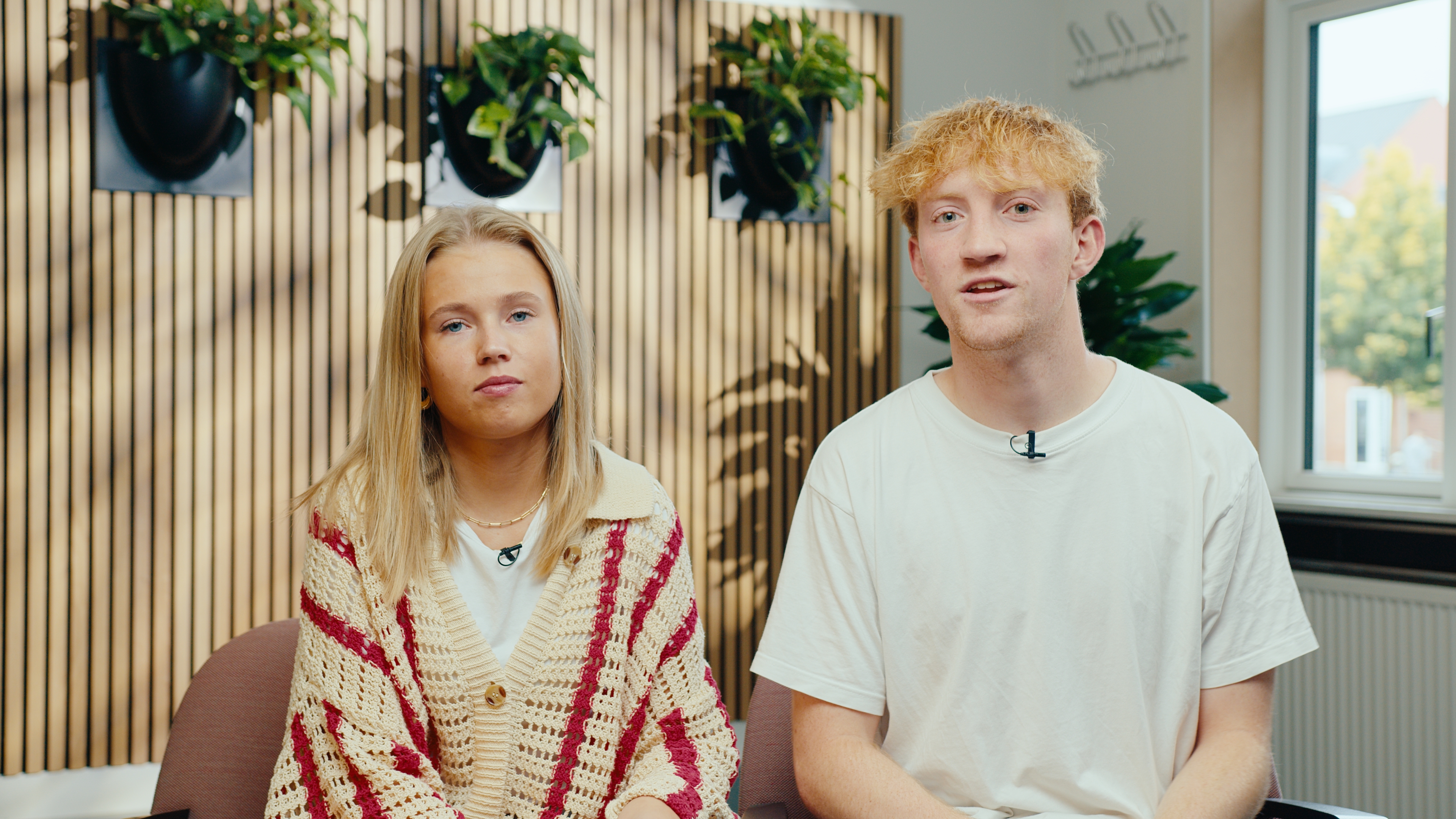 HHX eleverne Carla og Noah fortæller om studieretningen Marketing og kommunikation på Handelsgymnasiet Silkeborg