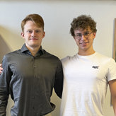 2 HTX elever og elitesvømmere