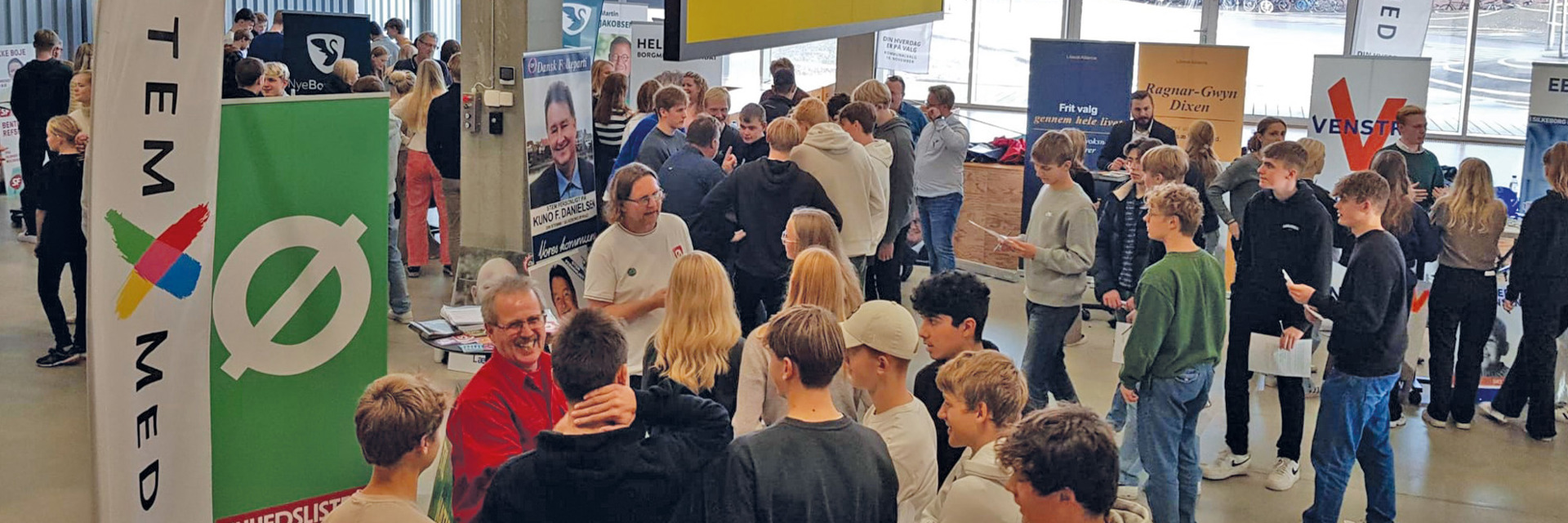 Innovationselever deltager til politisk messe i Campushuset