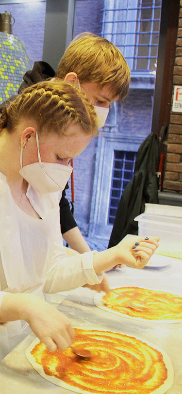 Htx Studietur Elever Laver Pizza