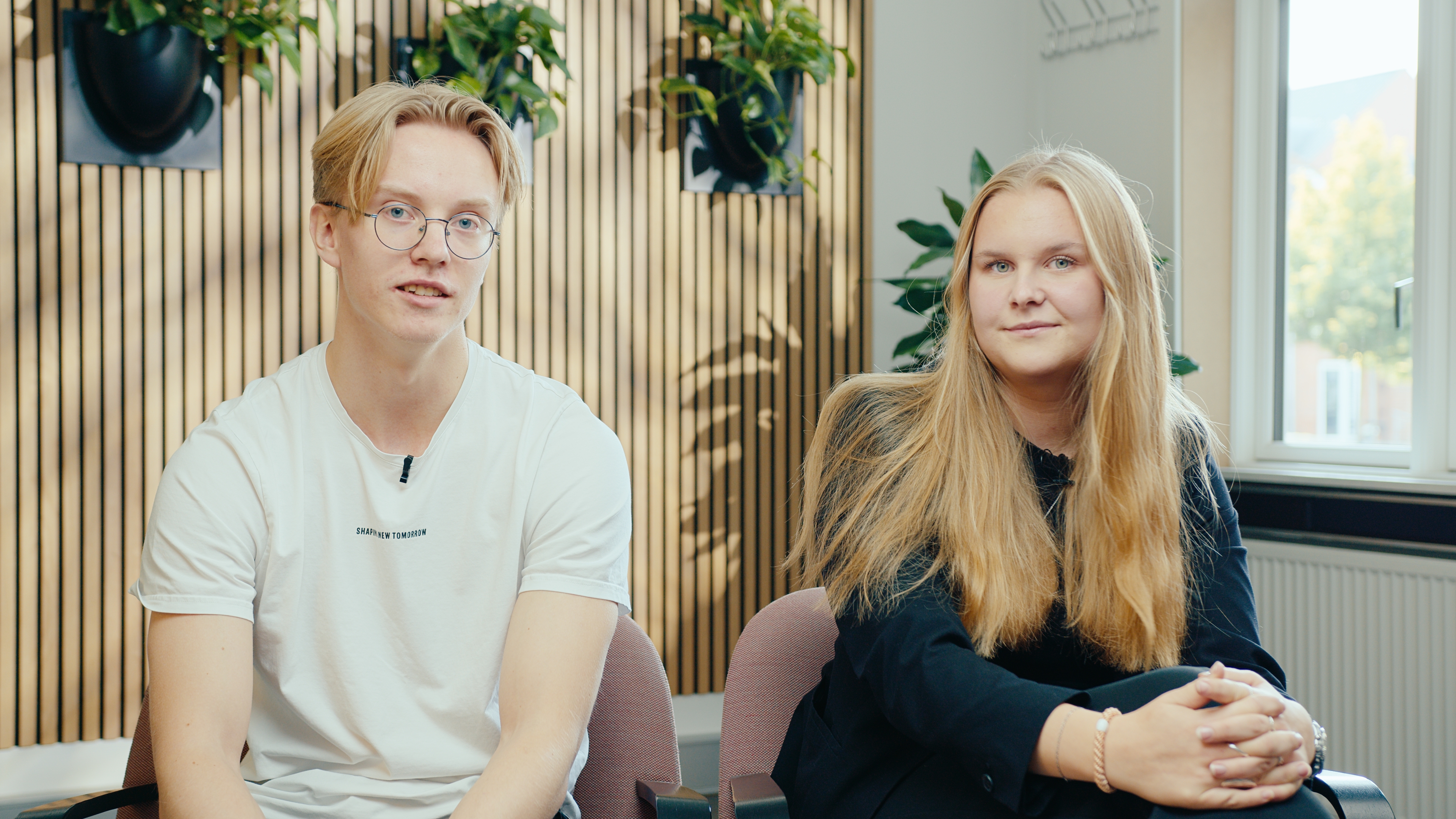 HHX eleverne Mark og Nanna fortæller om studieretningen Økonomi og finans på Handelsgymnasiet Silkeborg