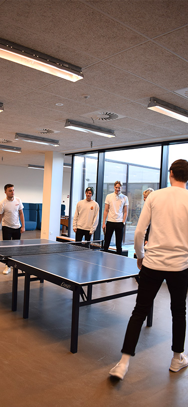 EUX Livet Paa Skolen Elever Spiller Bordtennis