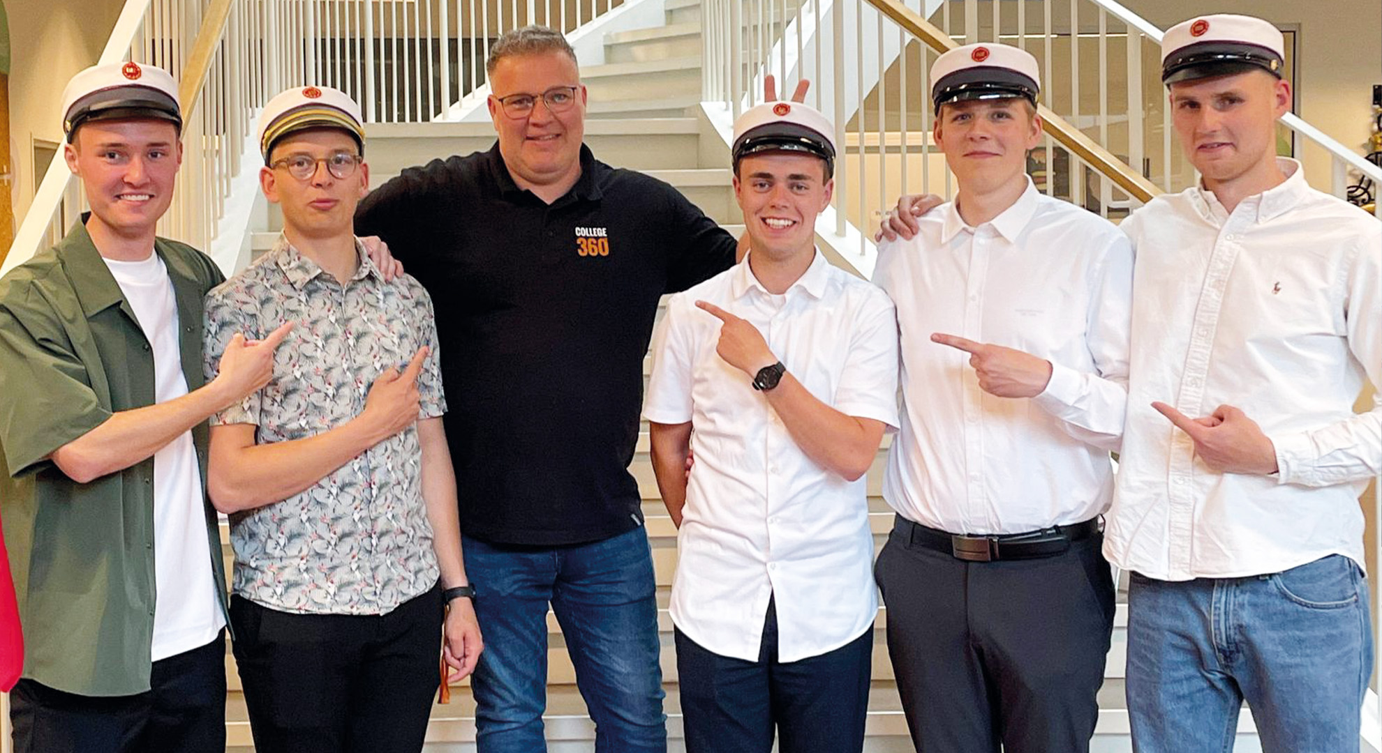 EUX Tech Drengegruppe sammen med deres lærer