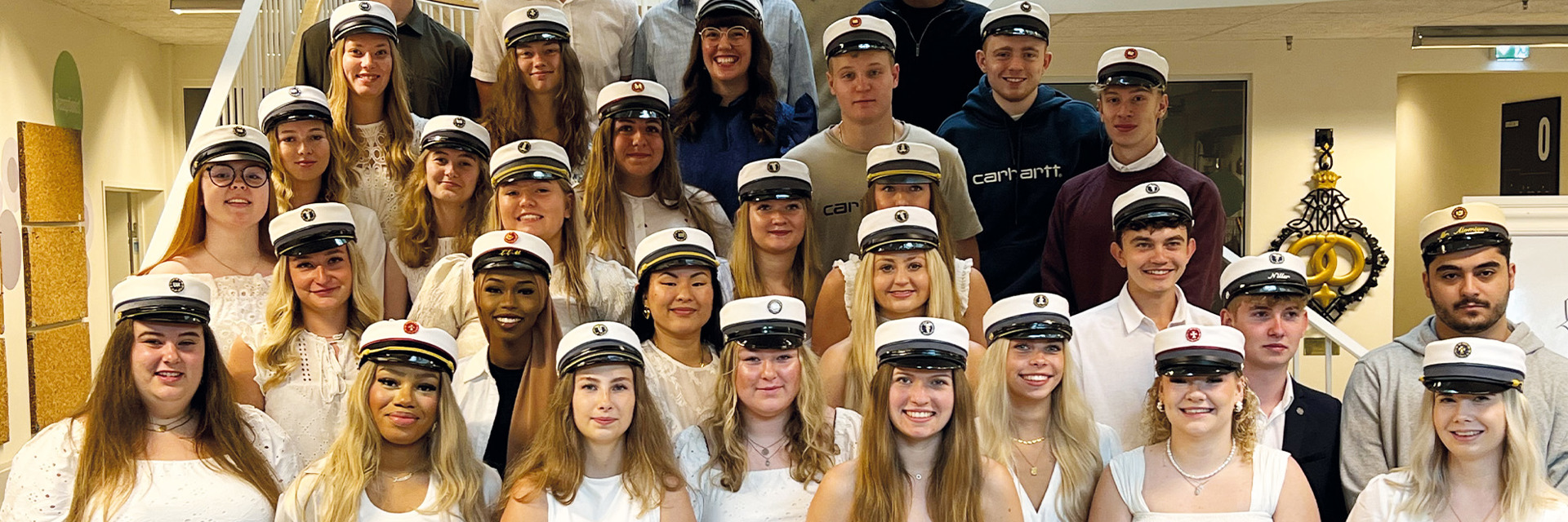 EUX Dimissionsfoto På Trappe
