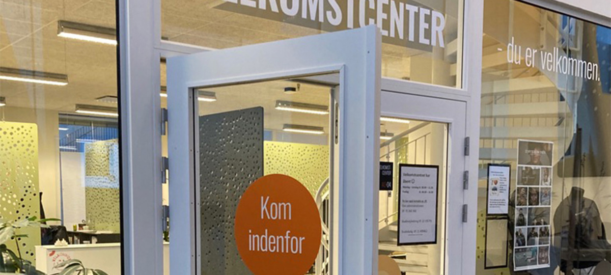 Du er altid velkommen inden for i vores velkomstcenter på Bredhøjvej