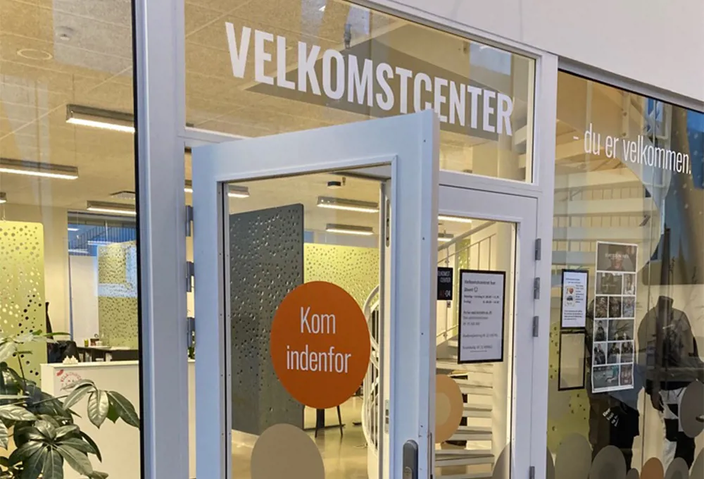 Du er altid velkommen inden for i vores velkomstcenter på Bredhøjvej