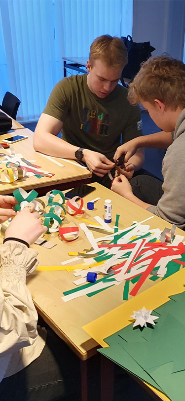 HTX Livet Paa Skolen Julepynt Samarbejde