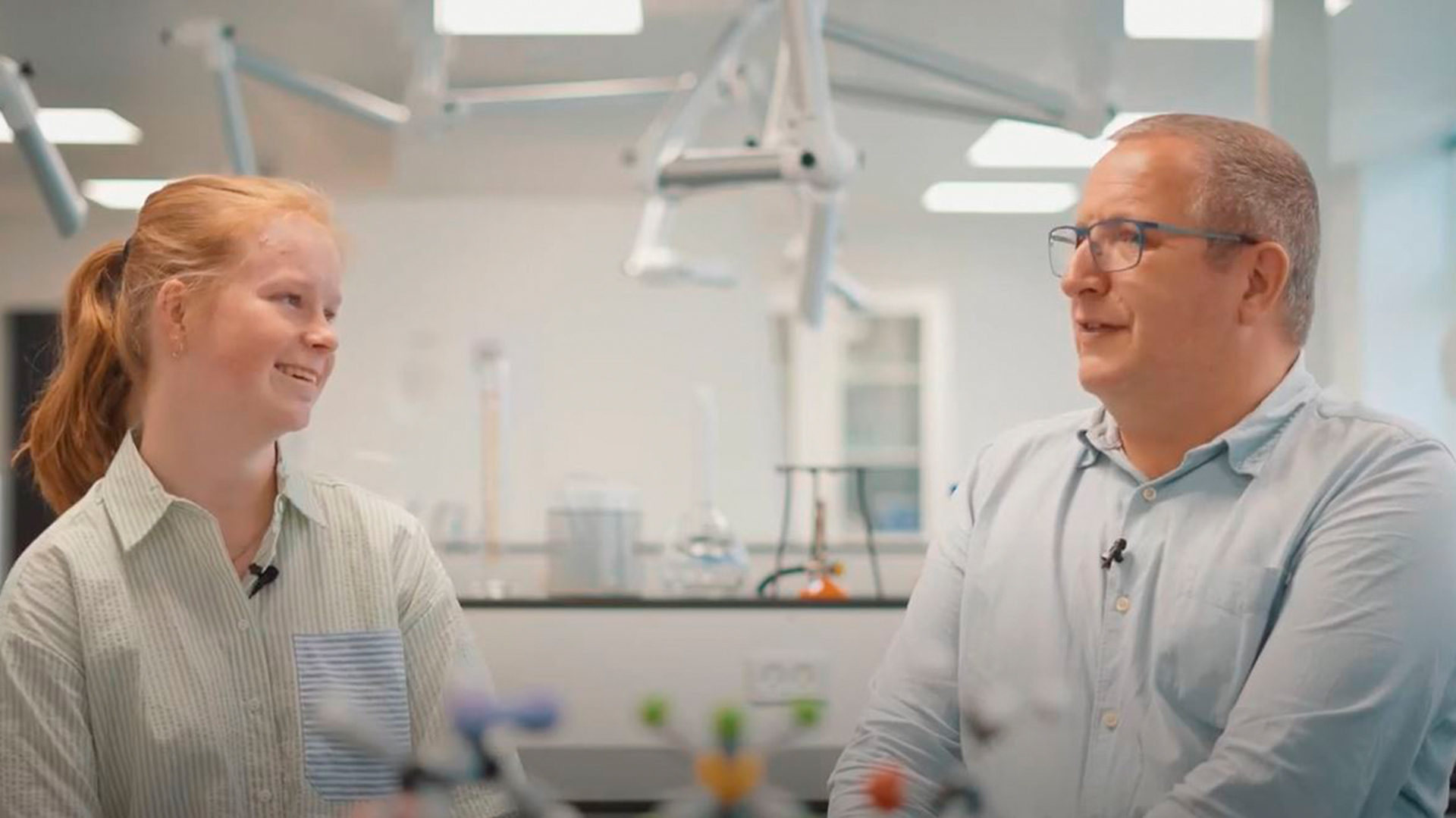 Elev og studievejleder fortæller om HTX til Åbent Hus